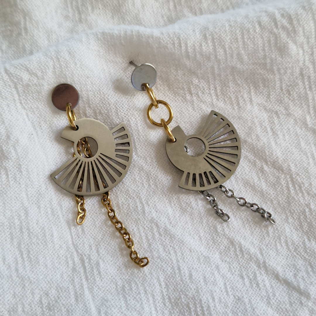 LIAM – Boucles d'oreilles pendantes géométriques éventail et chaînettes en acier inoxydable