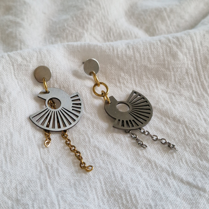 LIAM – Boucles d'oreilles pendantes géométriques éventail et chaînettes en acier inoxydable