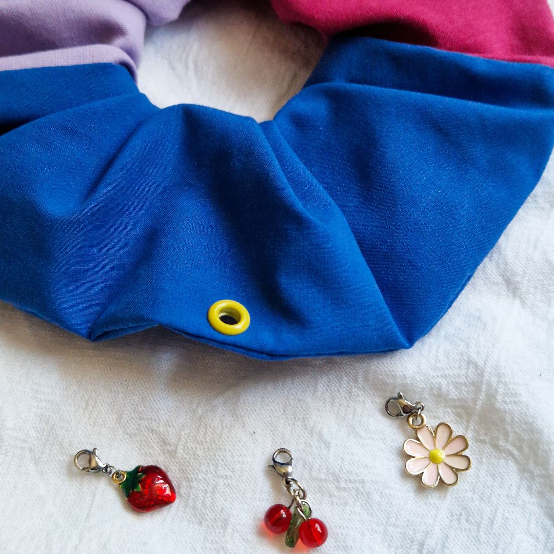 MICHICHOU – Chouchou tricolore fait main avec breloque michichi au choix