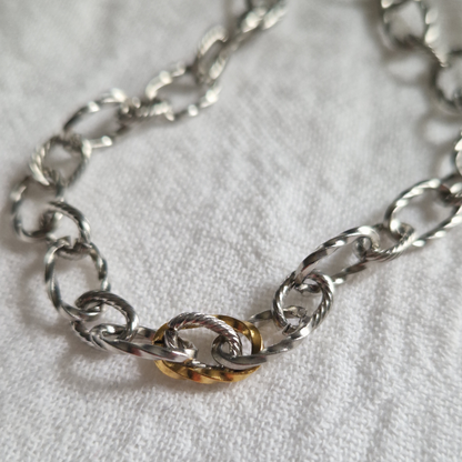 HENRY – Bracelet pièce unique chaîne à maillons texturés et détail doré en acier inoxydable