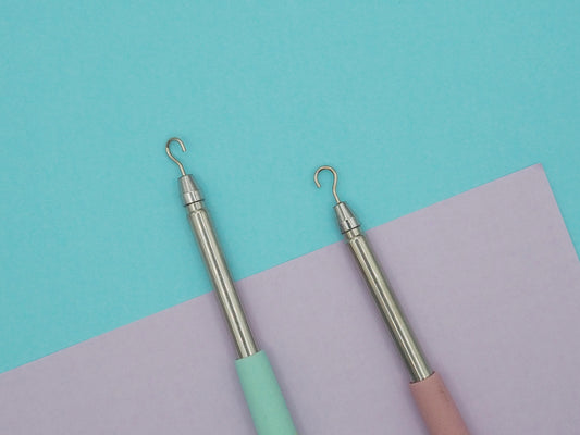 LE PETIT ACCROCHEUR| t'aide à mettre tes bracelets seule!